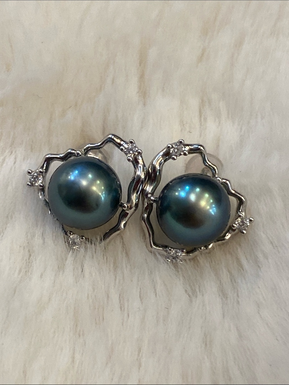 Black Pearl Earrings